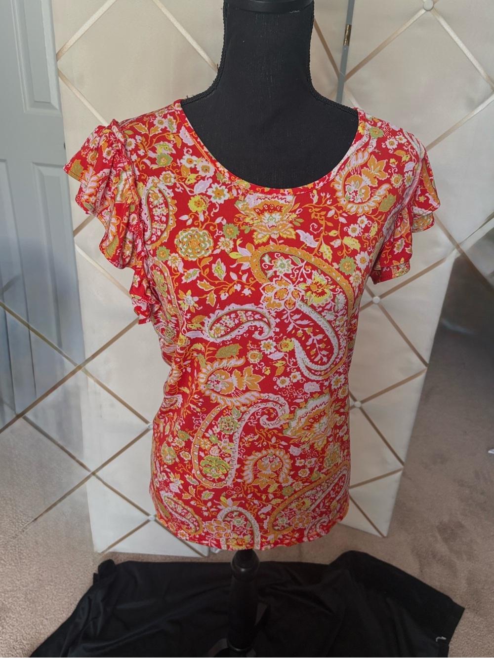 CeCe Orange & Red Paisley Floral Scoop Neck Flutter Sleeve Top